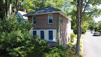 78 Vernon St, Northampton, MA 01060
