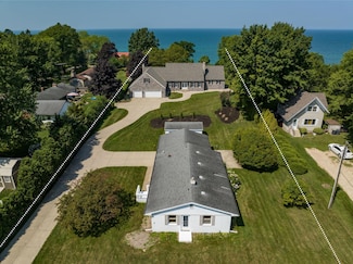 3300 3292 S Lakeshore Dr, St. Joseph, MI 49085
