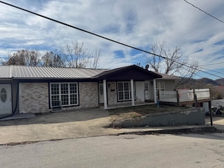 809 Lincoln Ave, Jackson, KY 41339