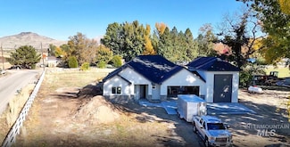 2910 Cottonwood Ln, Emmett, ID 83716