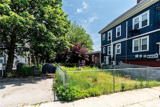 8 Courtland St, Providence, RI 02909