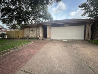11958 Meadow Crest Dr, Stafford, TX 77477
