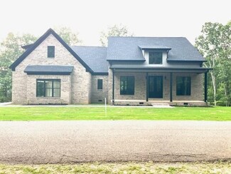 1520 Point Grand Dr, Savannah, TN 38372