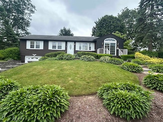 22 Seminole Dr, Nashua, NH 03063