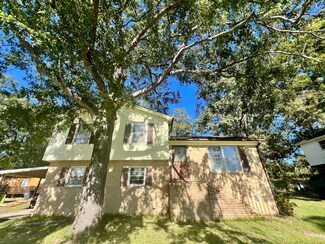 7654 Peppercorn Ln, North Charleston, SC 29420