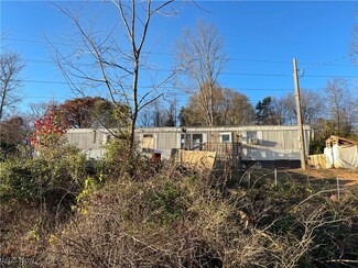 101 Kenwood Dr, Parkersburg, WV 26104