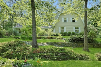 30 Cottonwood Ln, Briarcliff Manor, NY 10510