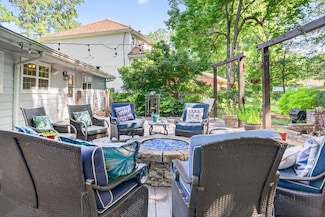 6077 Lake Lanier Heights Rd, Buford, GA 30518