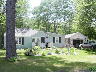 4 Highland Ave, Cumberland Center, ME 04021