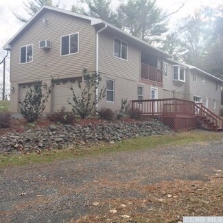 21 Puffer Rd, Catskill, NY 12414