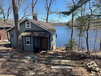 63 W Shore Dr, Higganum, CT 06441