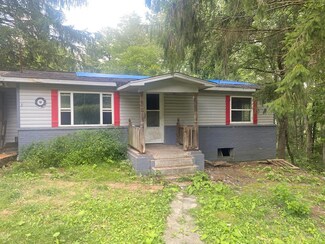 185 Bailey St, Crab Orchard, WV 25827