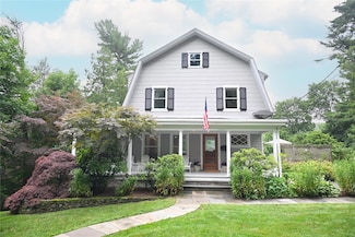 112 Great Oak Ln, Pleasantville, NY 10570