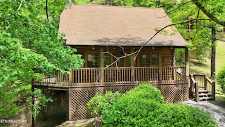 709 Grey Hawk Way, Pigeon Forge, TN 37863