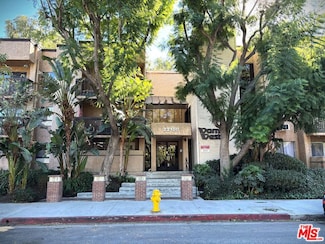 22100 Burbank Blvd Unit 365G, Woodland Hills, CA 91367