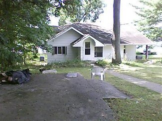 12338 N Sherman Lake Dr, Augusta, MI 49012