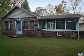 659 Sports Lake Rd, New Canton, VA 23123