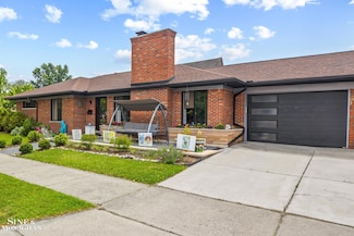 1389 Bedford Rd, Grosse Pointe Park, MI 48230