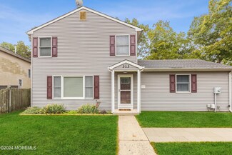 313 Station Dr, Forked River, NJ 08731