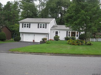 17 Helen Dr, Queensbury, NY 12804