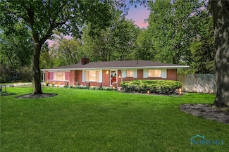 4811 Larkhaven Dr, Toledo, OH 43623