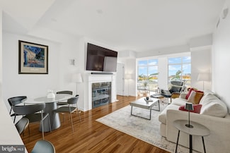 11990 Market St Unit 614, Reston, VA 20190