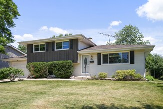 6891 Chestnut St, Hanover Park, IL 60133