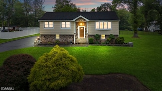 11 Hillcrest Blvd, Warren, NJ 07059
