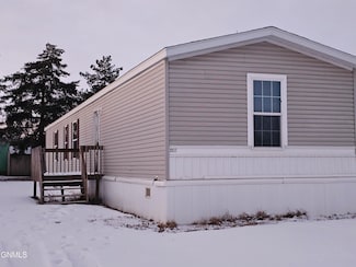 2037 9th Ave W, Williston, ND 58801