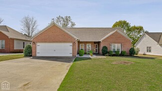 1011 Paragould Dr, Jonesboro, AR 72401