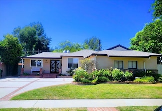 19100 Bessemer St, Tarzana, CA 91335