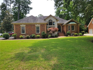 113 Comstock Dr, Colonial Heights, VA 23834