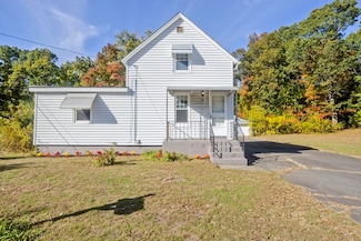 90 Anson St, Chicopee, MA 01020