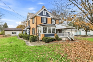 651 N Buhl Farm Dr, Hermitage, PA 16148