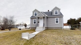 15 Homestead St, Somerset, MA 02726