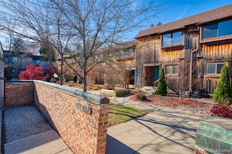 2155 Pauline Ct, Ann Arbor, MI 48103