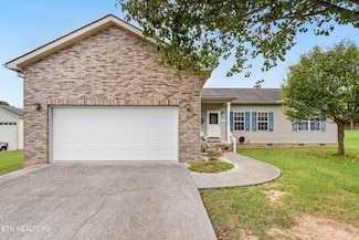 202 Twin Ridges Dr, Maryville, TN 37804