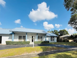 7441 SW 19th St, Plantation, FL 33317