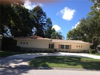 2339 Saint Charles Dr, Clearwater, FL 33764