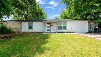 5574 Pinson St, Fort Worth, TX 76119