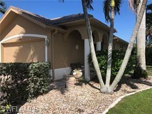 593 106th Ave N, Naples, FL 34108