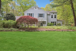 6 Carriage Path, Manorville, NY 11949