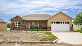 1107 Charles St, Knob Noster, MO 65336