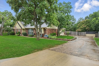 207 Stone Canyon Dr, Lewisville, TX 75077