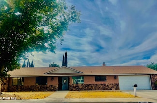 42807 Sachs Dr, Lancaster, CA 93536