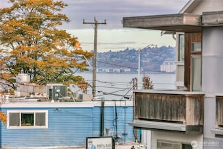 3022 63rd Ave SW Unit 302, Seattle, WA 98116