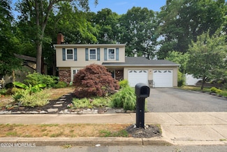 6 Hazelwood Ct, Howell, NJ 07731