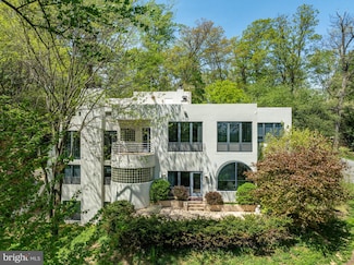 910 Pennwood Cir, Lancaster, PA 17601