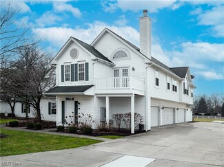 321 Vista Cir Unit 28A, North Olmsted, OH 44070