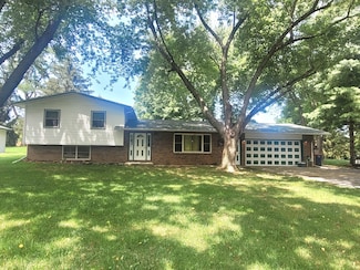 1168 Laura Dr, Monticello, IL 61856